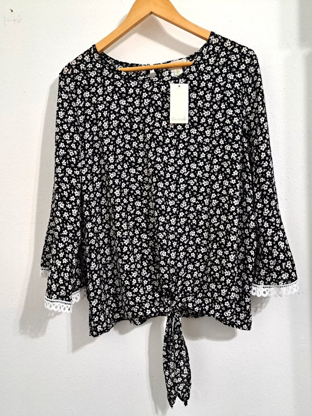 Emi & Joe Women's Top White/Black 3/4 Sleeve Plus Size 3X NWT